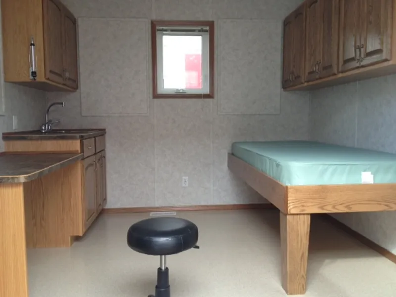 Apex first aid accommodation unit